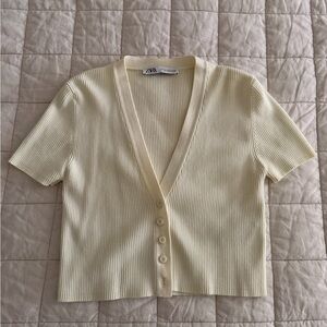 Zara - Size M - Cropped Cream Ribbed Cardigan